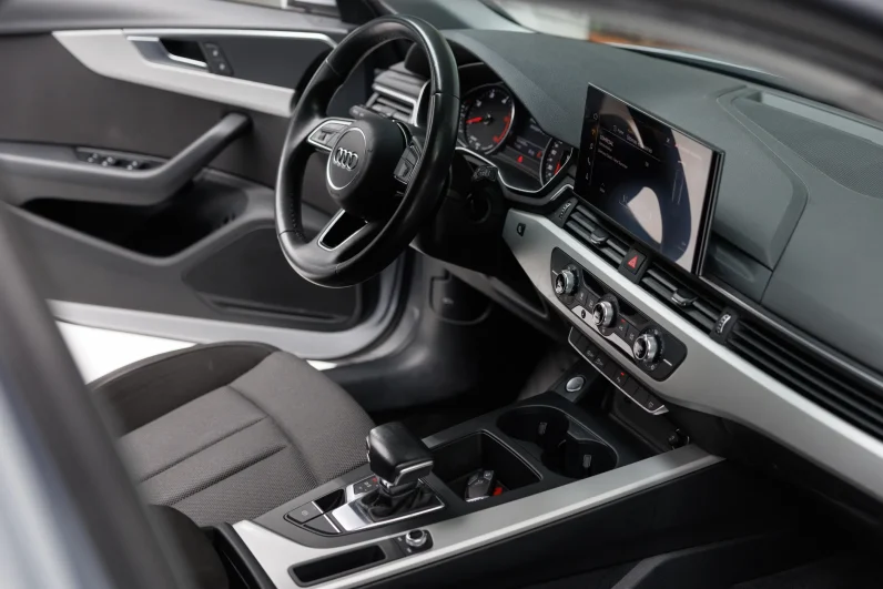 Audi A4 Avant 30 TDI S Tronic