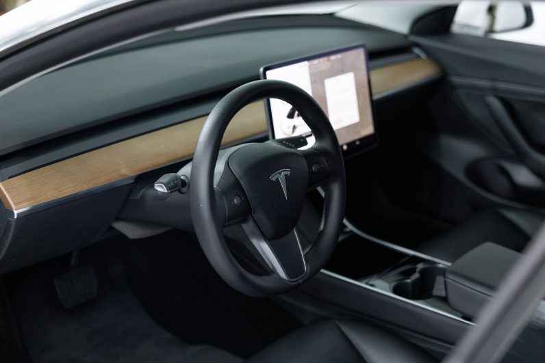 Tesla Model 3 Standard Range Plus RWD