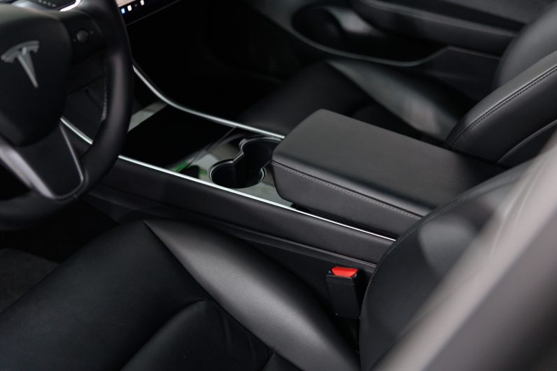 Tesla Model 3 Standard Range Plus RWD