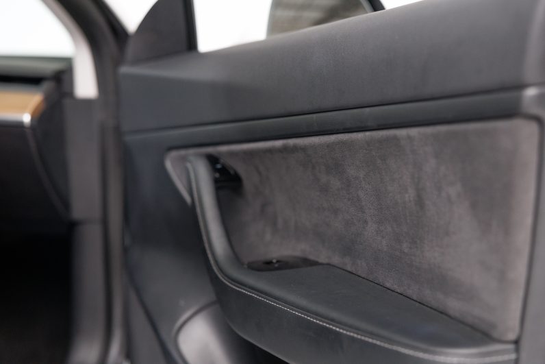 Tesla Model 3 Standard Range Plus RWD