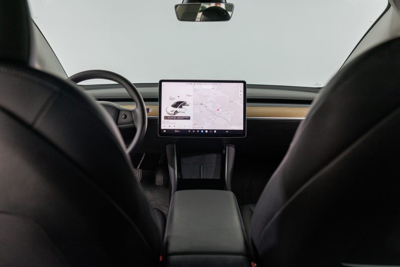 Tesla Model 3 Standard Range Plus RWD