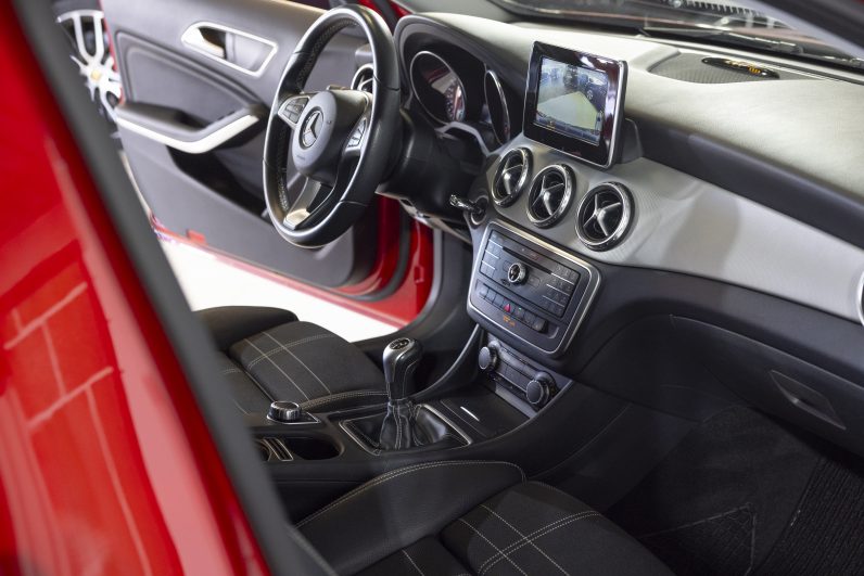 Mercedes Benz GLA 180 d Urban