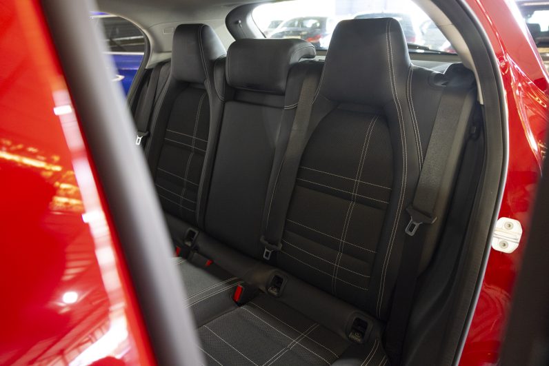 Mercedes Benz GLA 180 d Urban