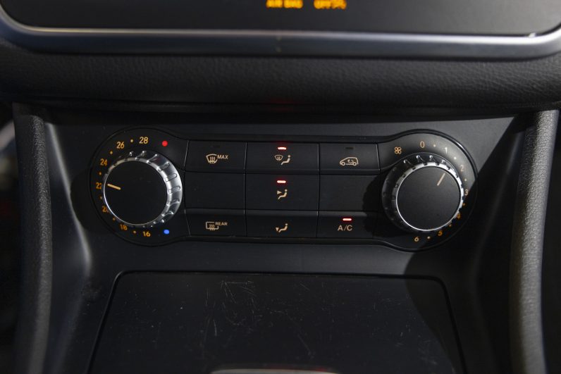 Mercedes Benz GLA 180 d Urban