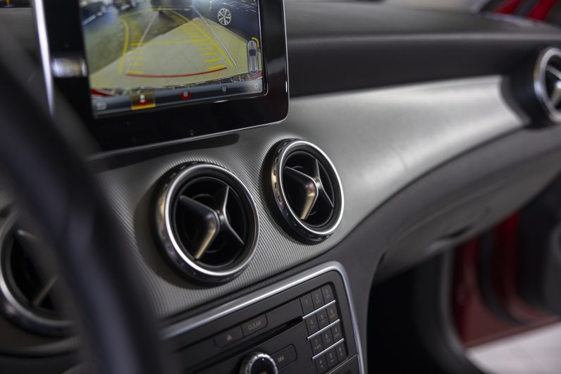 Mercedes Benz GLA 180 d Urban