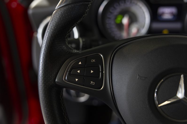 Mercedes Benz GLA 180 d Urban