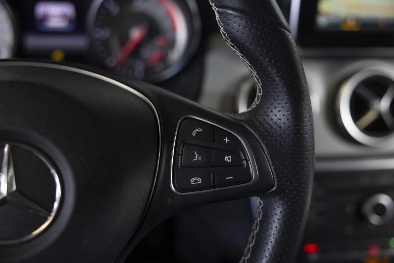 Mercedes Benz GLA 180 d Urban