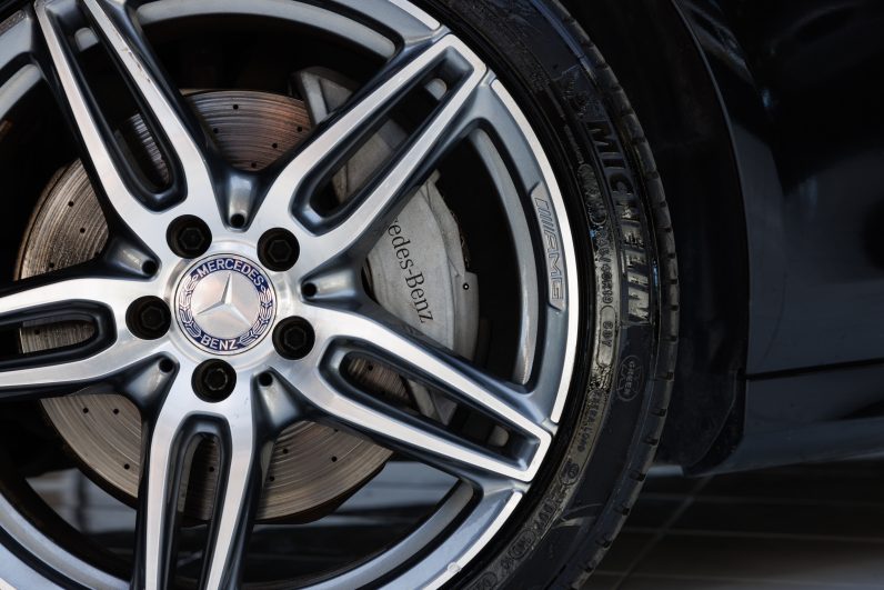 Mercedes Benz E 220 d AMG Line