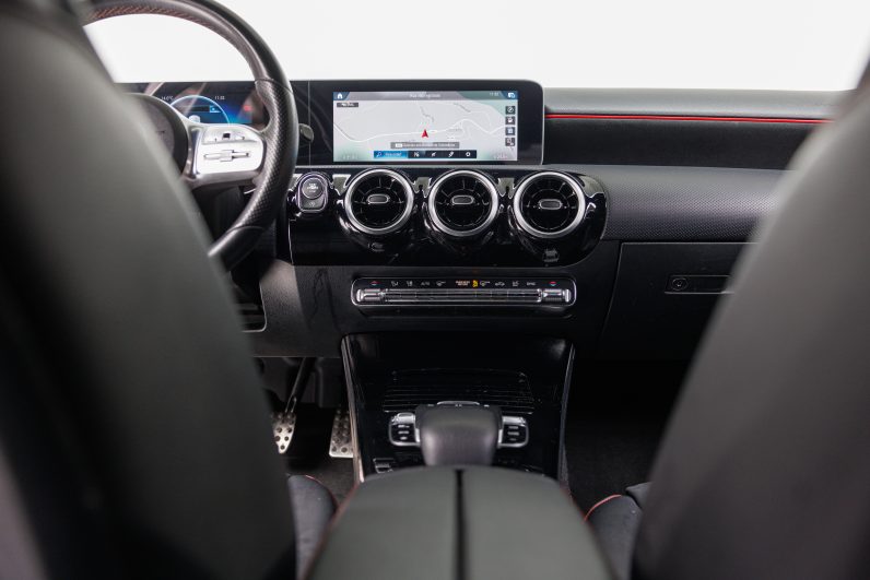 Mercedes Benz A 180 d AMG Line Aut. Limousine