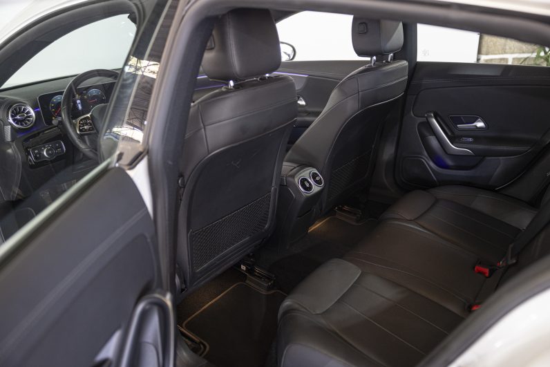 Mercedes Benz CLA 180 d Shooting Brake Style Plus