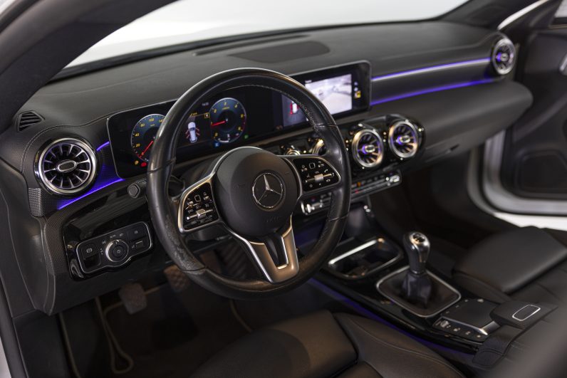 Mercedes Benz CLA 180 d Shooting Brake Style Plus