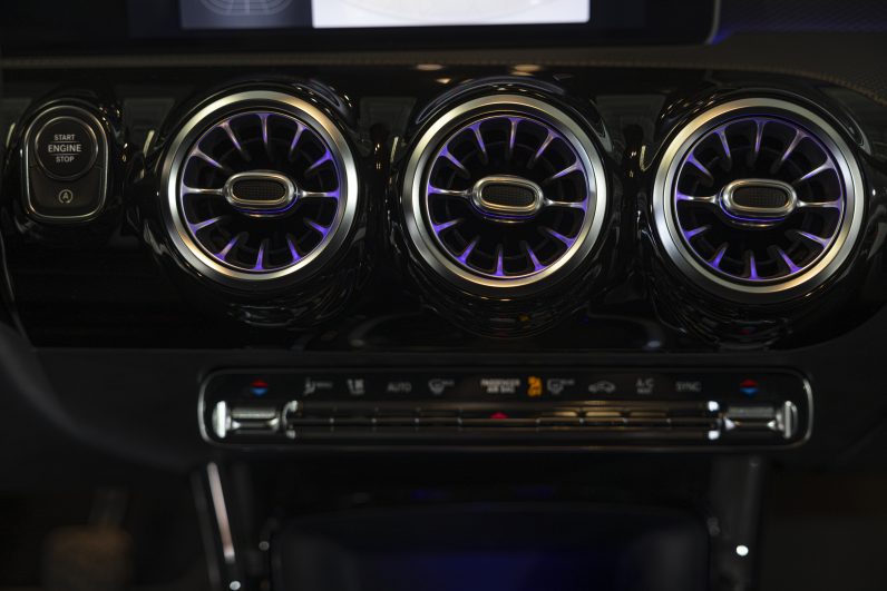 Mercedes Benz CLA 180 d Shooting Brake Style Plus