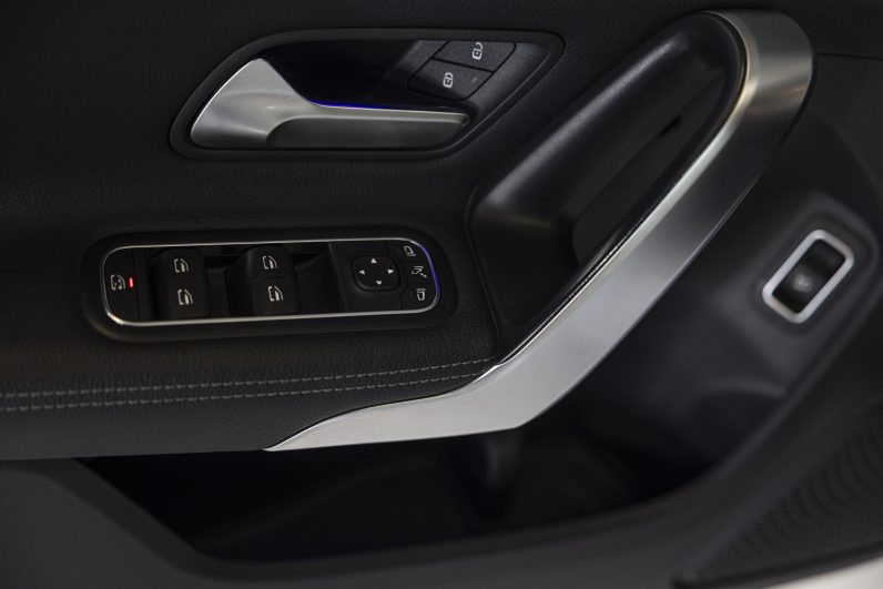 Mercedes Benz CLA 180 d Shooting Brake Style Plus