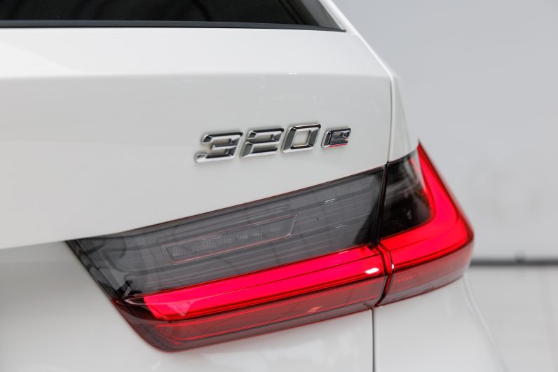 BMW 320e Touring – Híbrido – Pack M