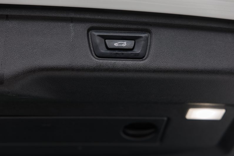 BMW 320e Touring – Híbrido – Pack M