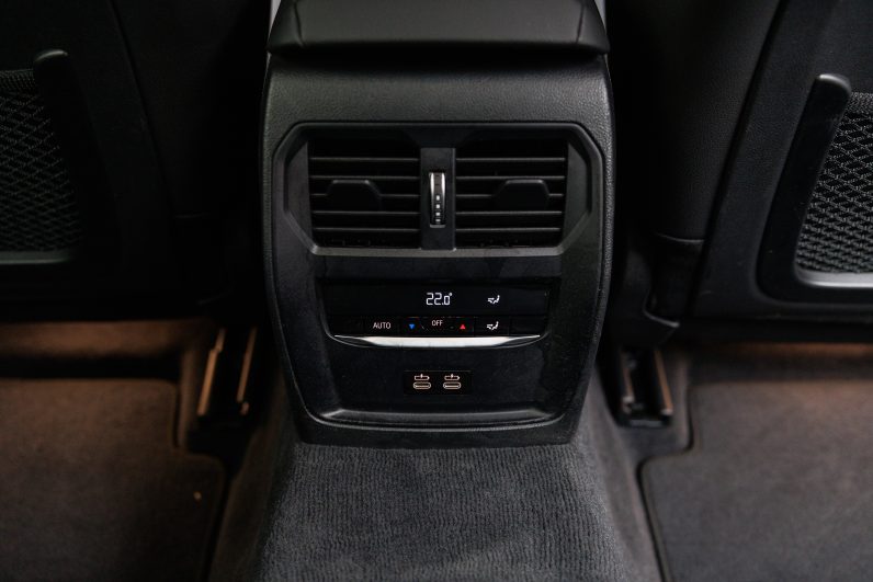 BMW 320e Touring – Híbrido – Pack M