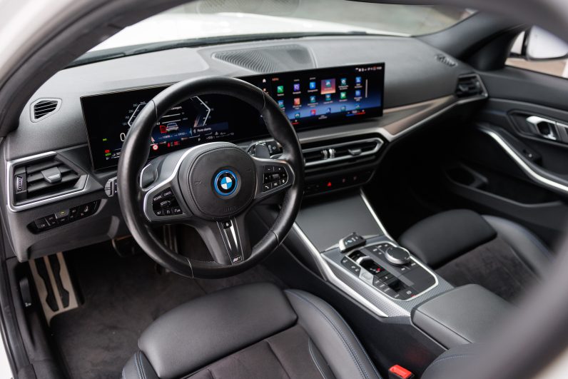 BMW 320e Touring – Híbrido – Pack M